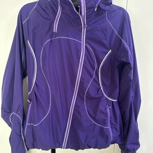 Lululemon Women’s 8 Vented Hooded Running Jacket.